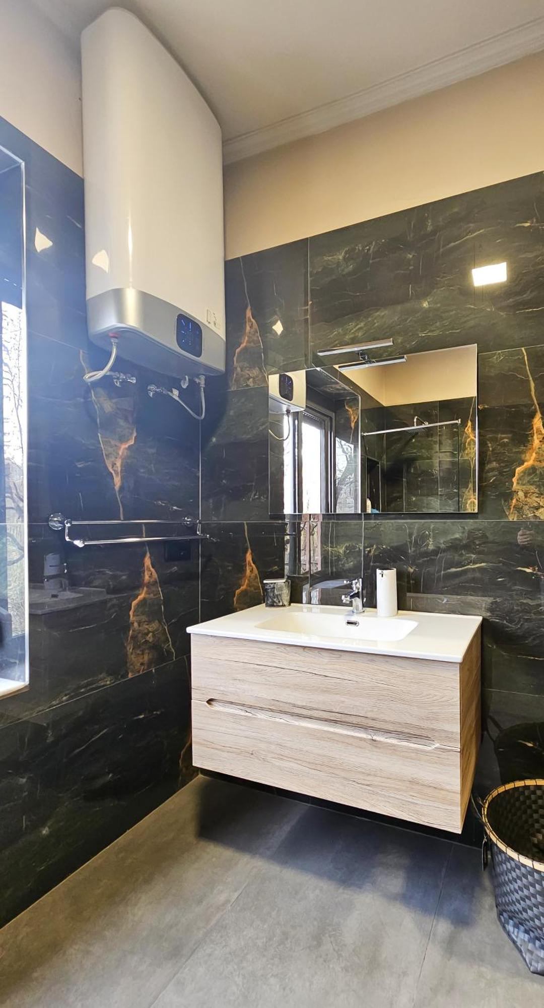 Sunflower Junior Suite Τίρανα Εξωτερικό φωτογραφία